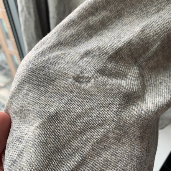 100% Cashmere V-Neck Pullover Sweater - Picture 3 of 4